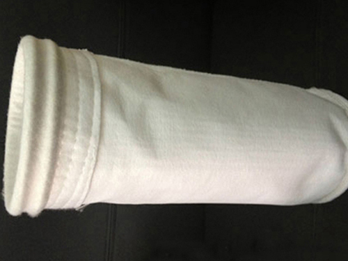 覆膜(mo)滌綸針刺(ci)氈除塵布(bu)袋